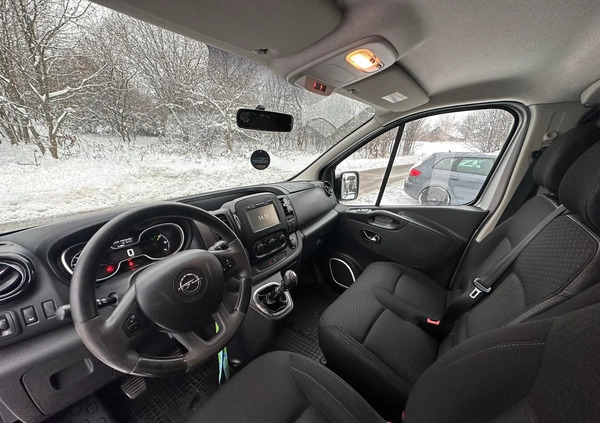 Opel Vivaro cena 69900 przebieg: 273900, rok produkcji 2016 z Piaseczno małe 781